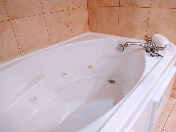 Acrylic Tub Installation in Leesburg