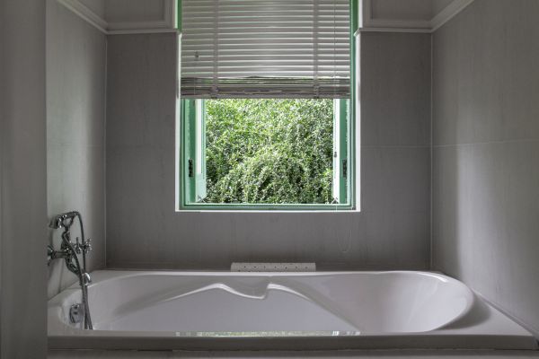 Fiberglass Tub Installation in Leesburg